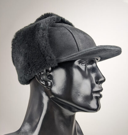 Czarna czapka skórzana zimowa z daszkiem – męska, damska – Cruze producent odzieży skórzanej Skóral